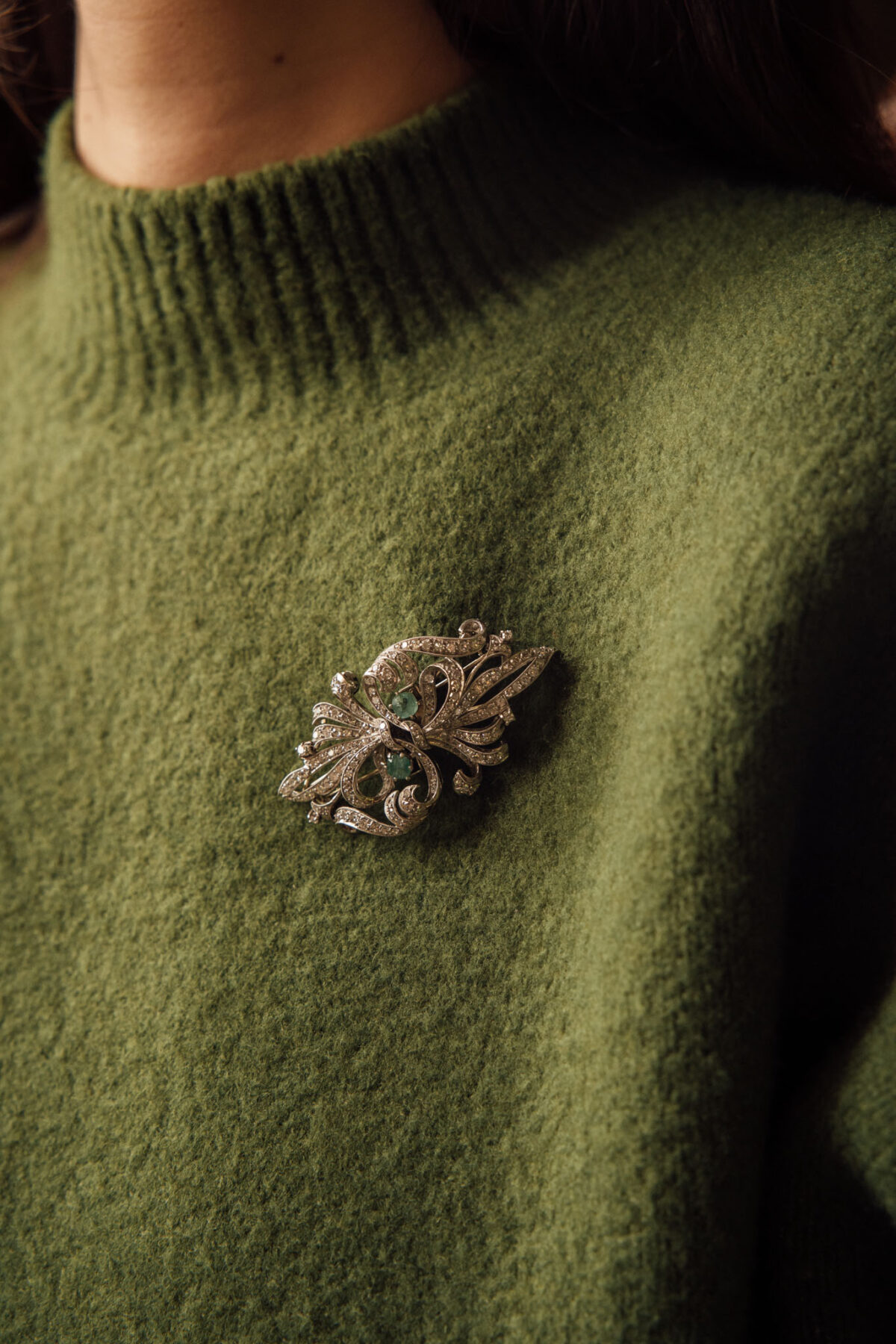 broche-art-noveau-art-deco-platino-diamantes-desmontable-esmeraldas broche doble clip 1920