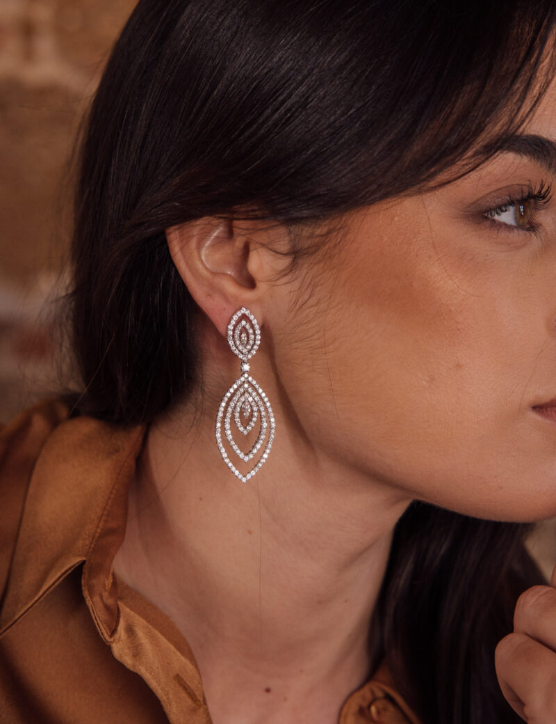 pendientes-largos-oro-18k-diamantes-boda-alta-joyeria pendientes largos diamantes