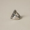 sortija-tipo-sello-oro-blanco-18k-diamantes-rubis sortija sello r