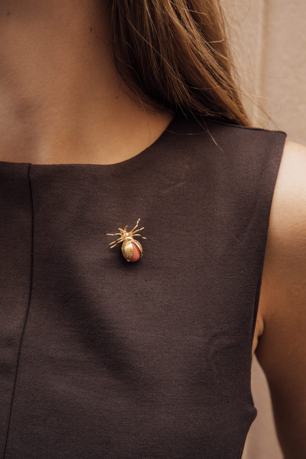broche-vintage-oro-18k-coral-escarabajo (2) broche insecto