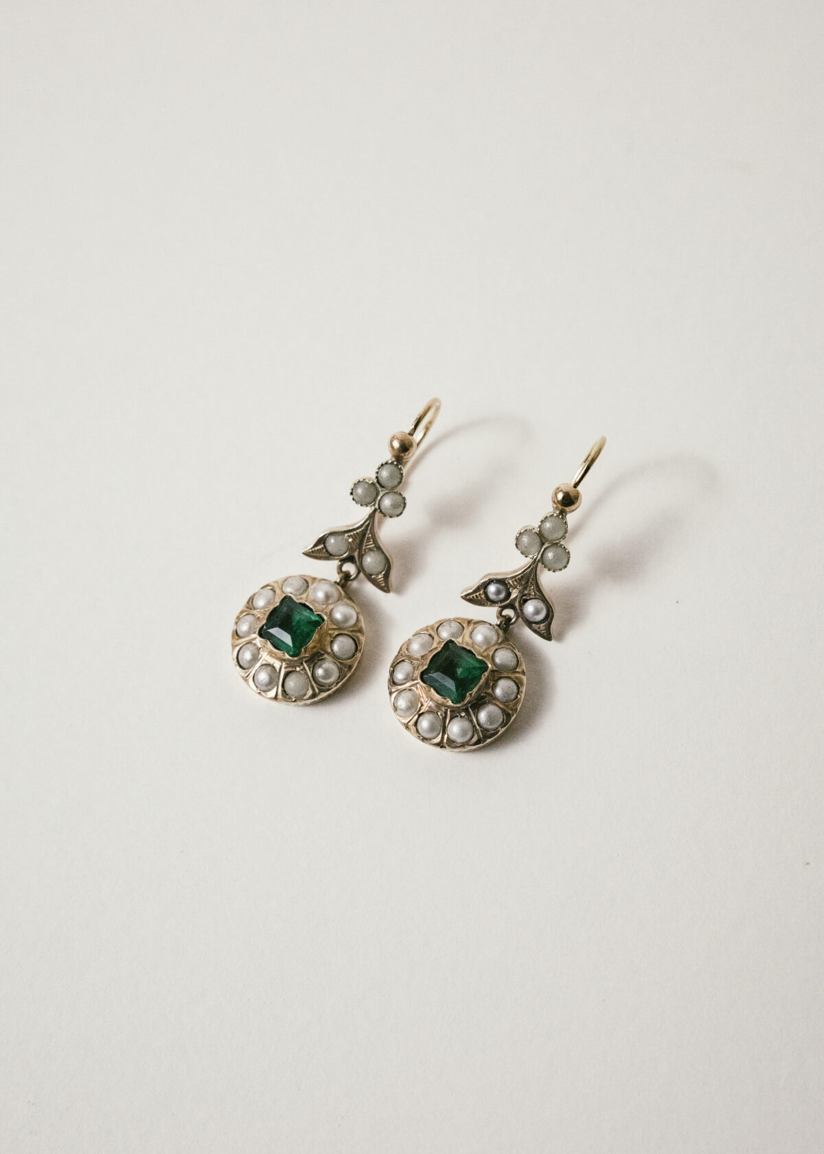 pendientes-antiguos-victorianos-oro-amarillo-18k-perlas-vidrio-verde auto draft