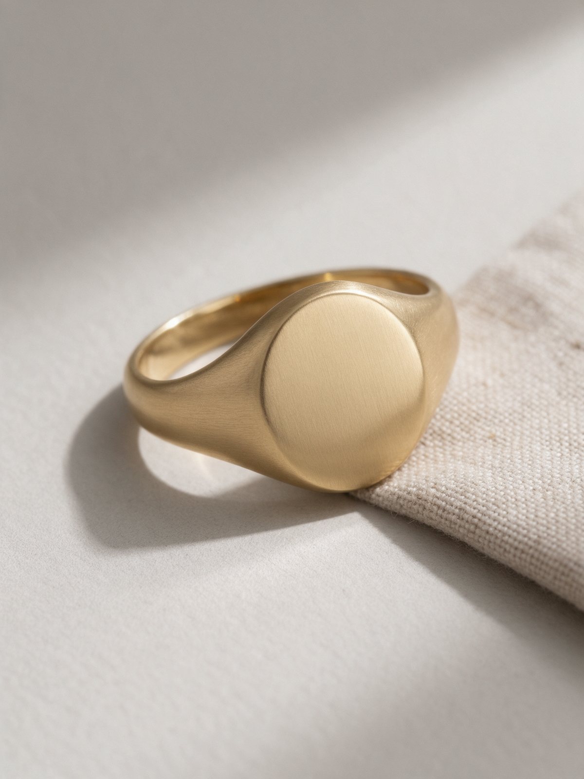 Sortija de sello de oro amarillo para hombre